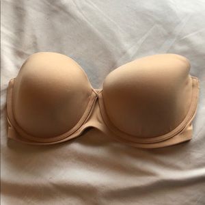 Victoria’s Secret strapless bra